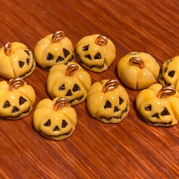Yellow Dollhouse Miniature Pumpkin Beads - Picture 1 of 3